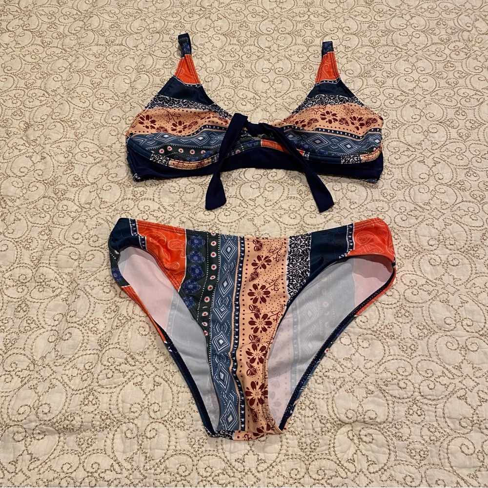Women’s Multicolor Patterned Two Piece Bikini Siz… - image 1